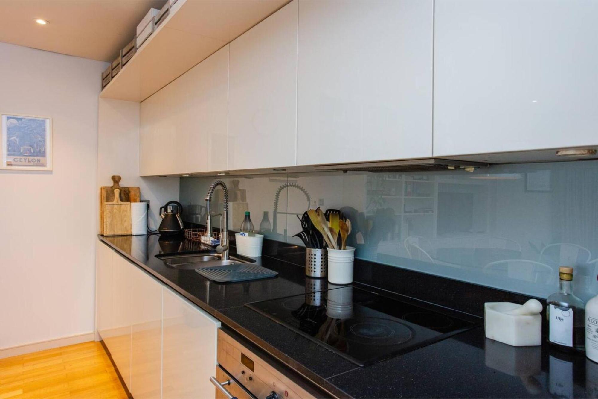 Modern 3 Bedroom Apartment In Paddington London Bagian luar foto
