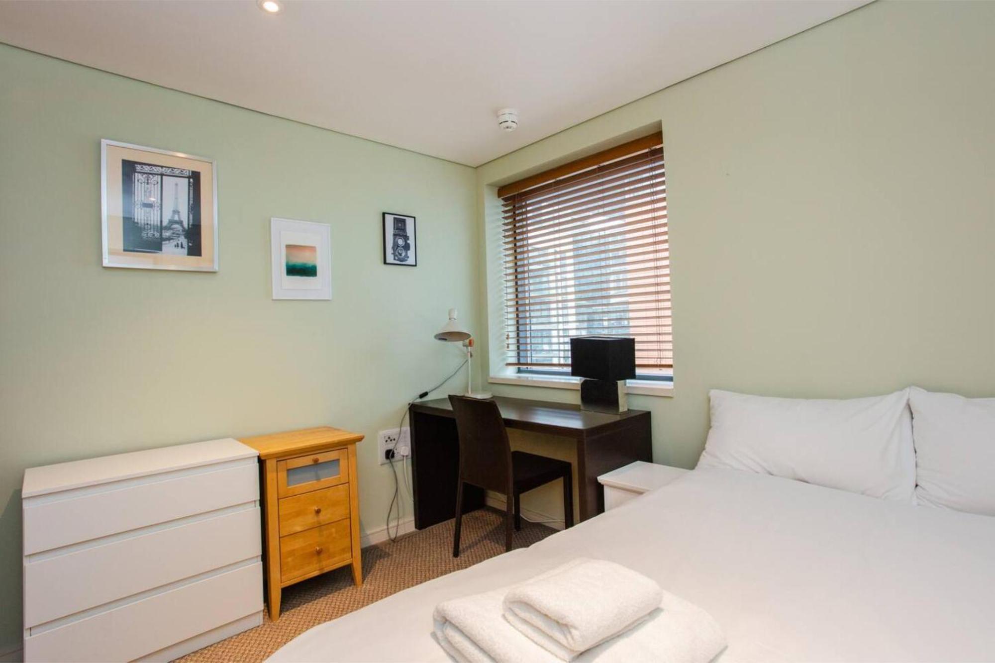 Modern 3 Bedroom Apartment In Paddington London Bagian luar foto