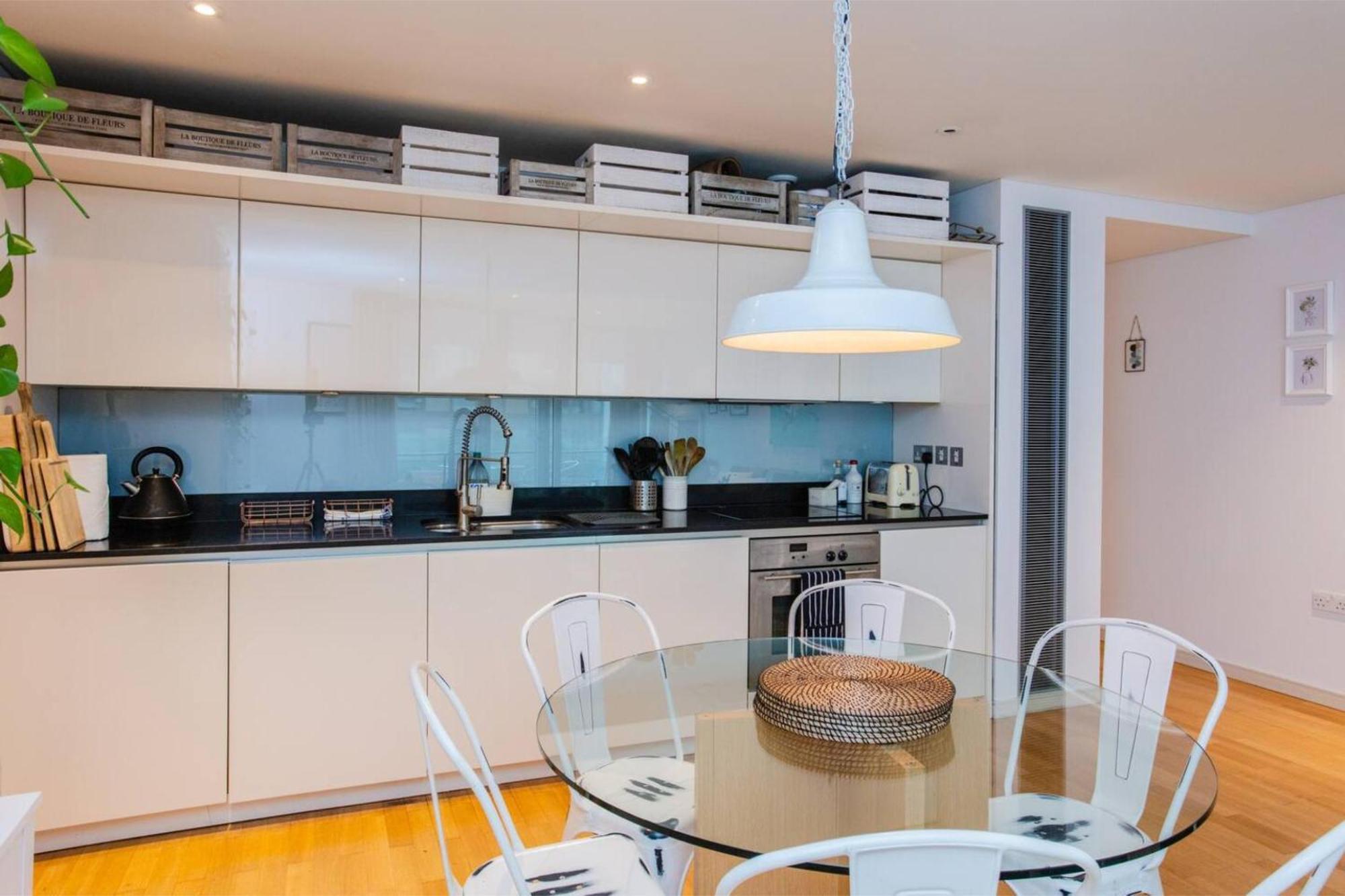 Modern 3 Bedroom Apartment In Paddington London Bagian luar foto