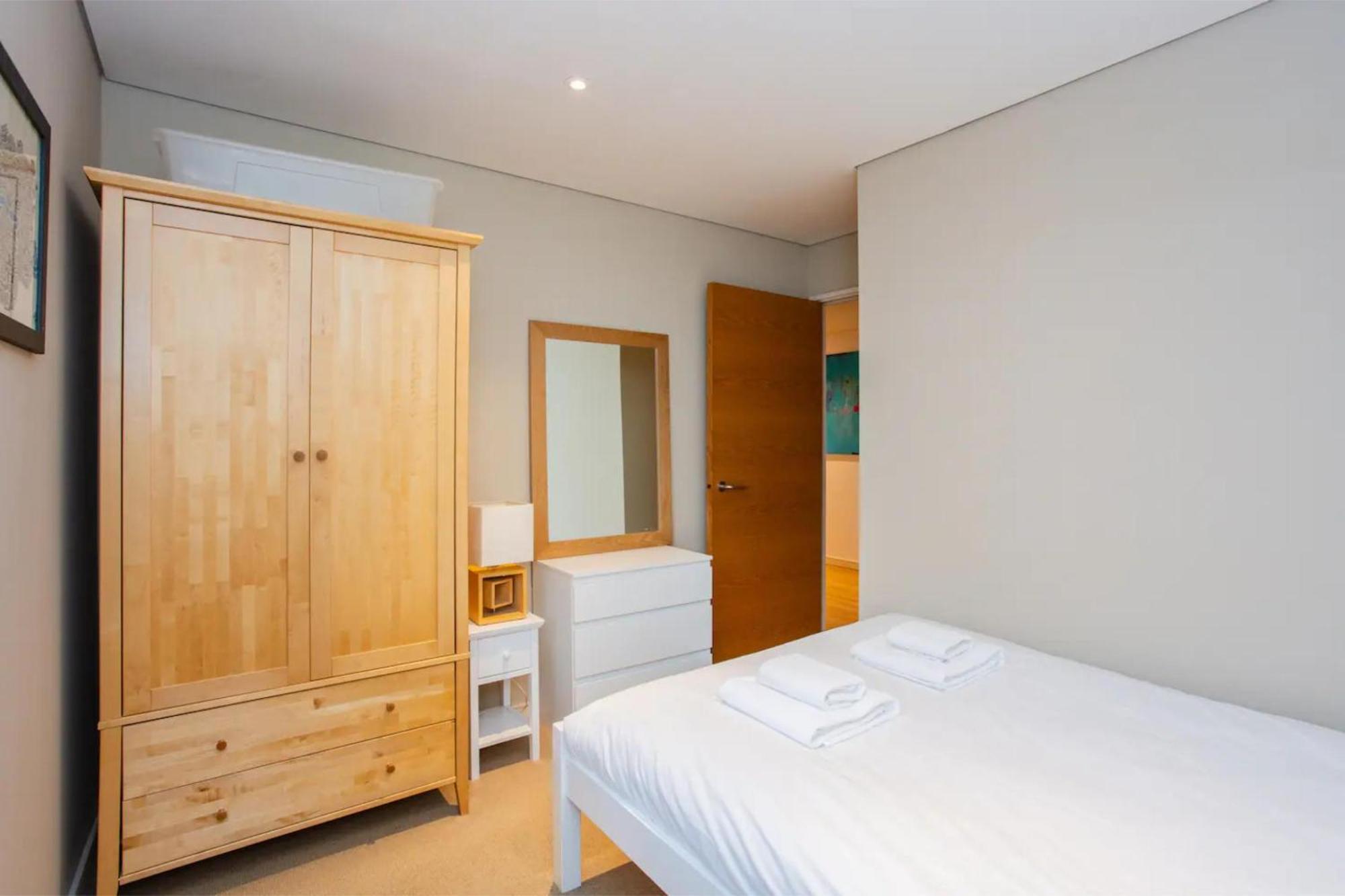 Modern 3 Bedroom Apartment In Paddington London Bagian luar foto